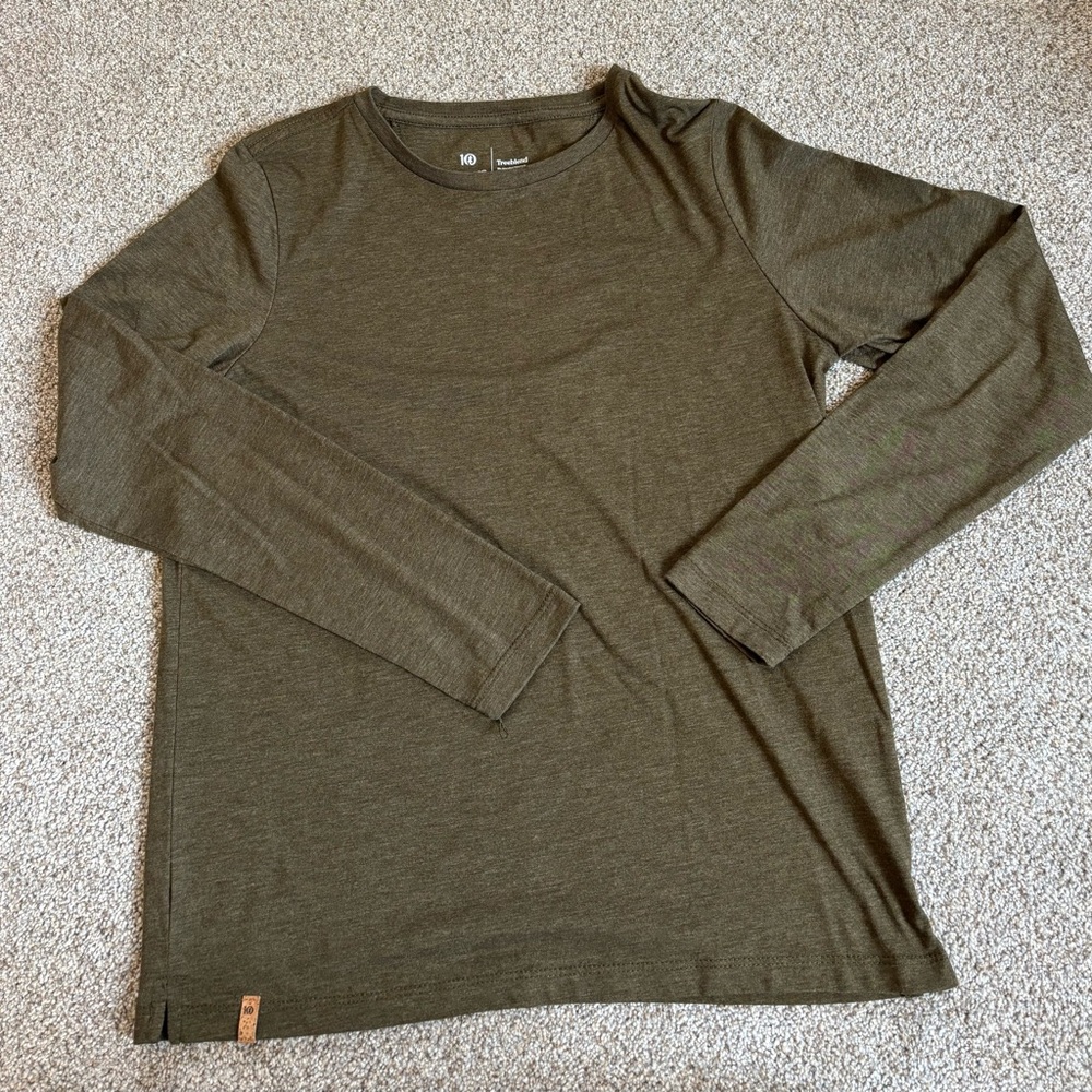 Treeblend Green Long Sleeve Tee Soft Heathered organic fabric
